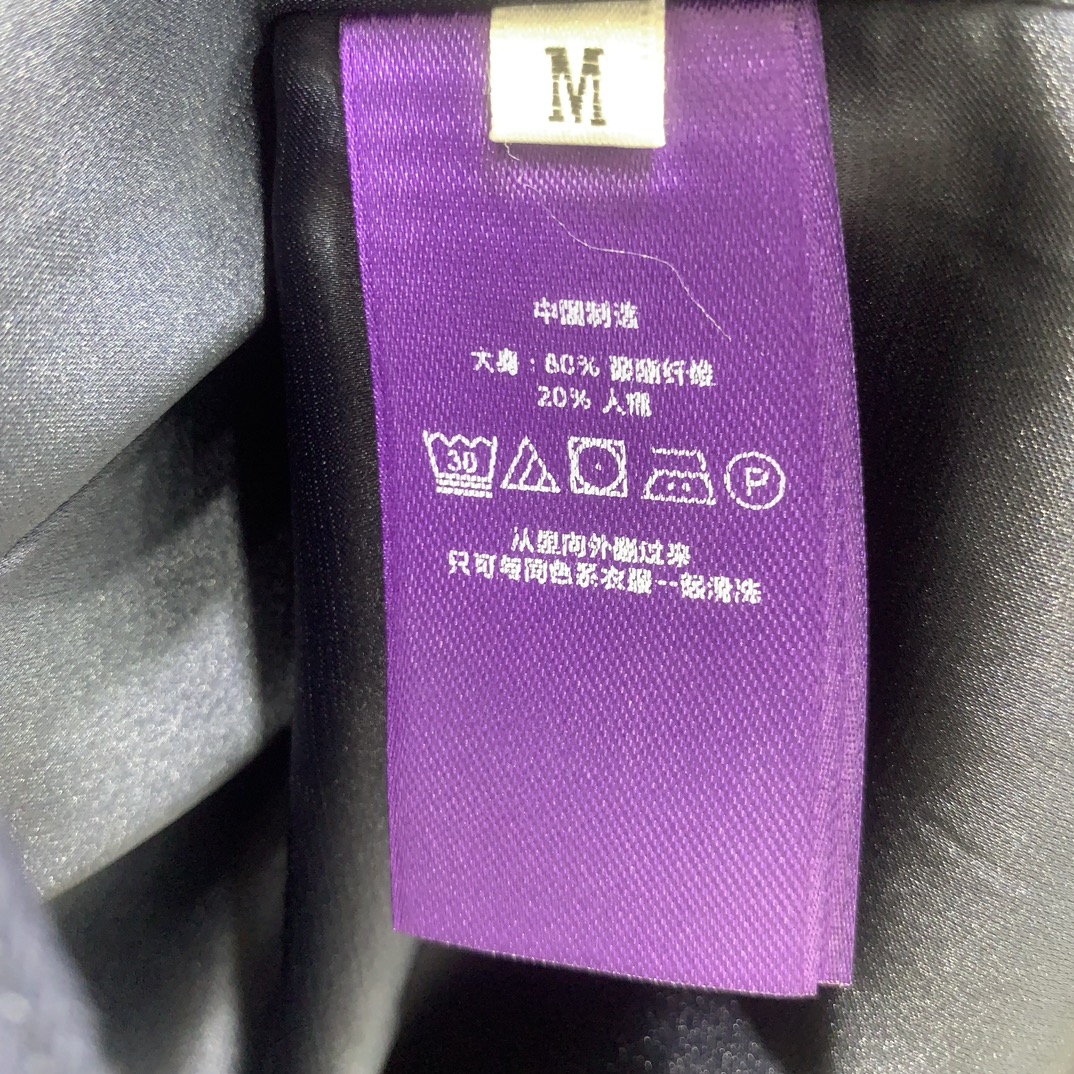 强烈推荐 26早春新品 翻领口袋工装外套 高智感穿搭藏青色工装风西装外套 经典翻领设计利落有型 肩部带有