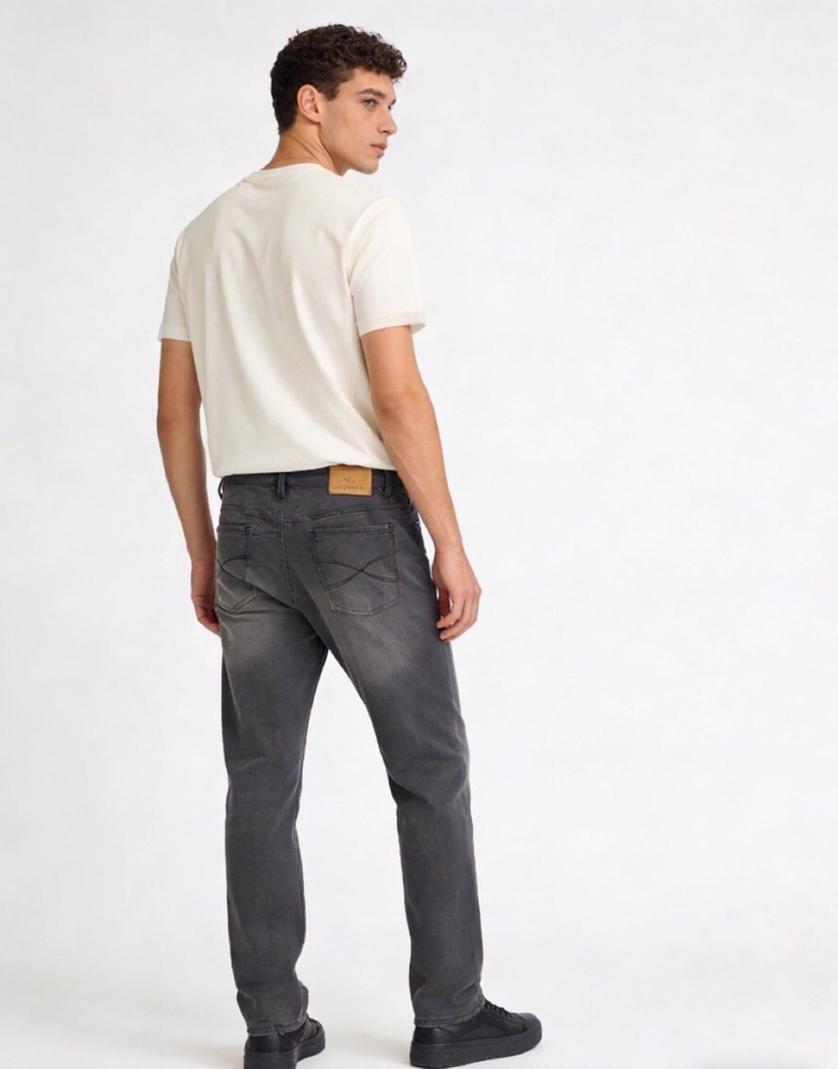 brunello Cucinelli bc 2026ss四季款新款牛仔裤。定制日本进口丹宁面料，手感柔软