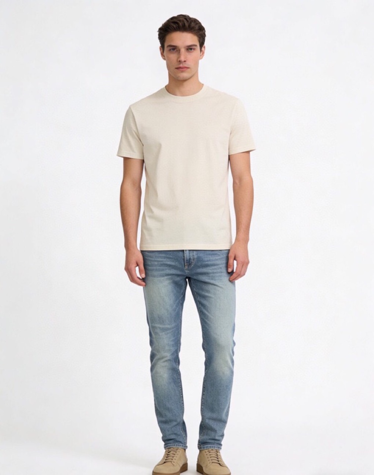 loro Piana 诺悠翩雅loro Piana 经典水洗牛仔裤，后腰皮革标牌，品牌感满满！直筒版型，