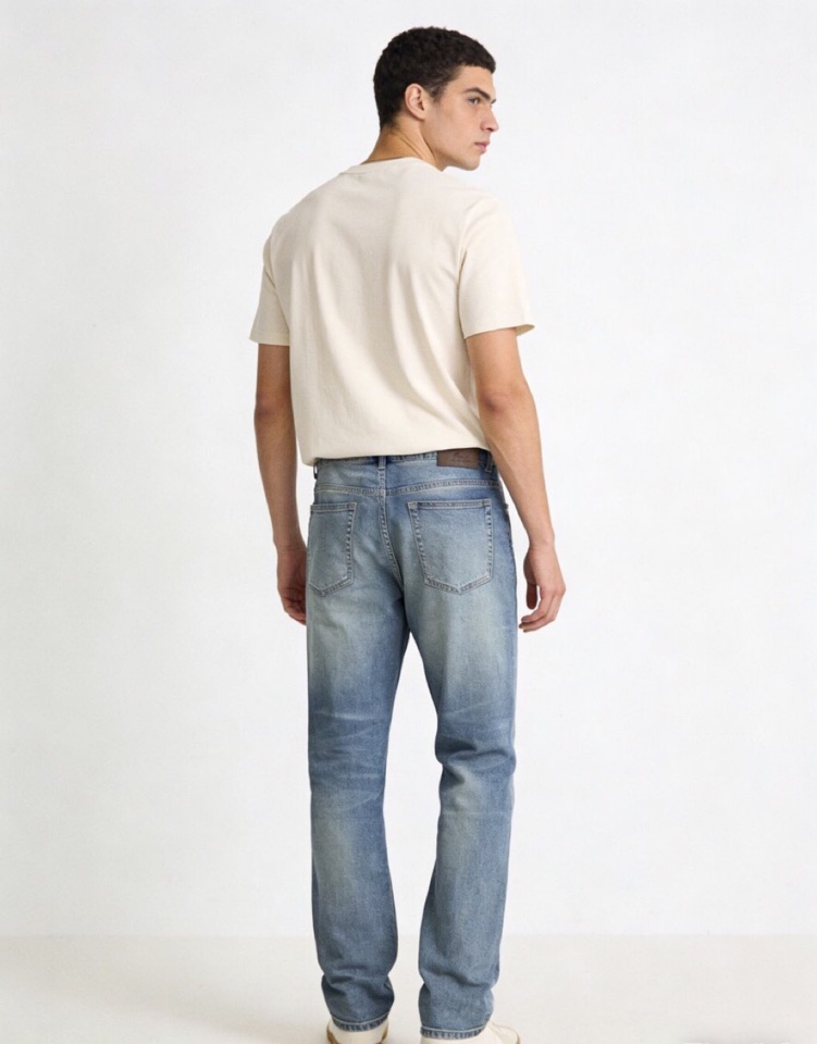 loro Piana 诺悠翩雅loro Piana 经典水洗牛仔裤，后腰皮革标牌，品牌感满满！直筒版型，