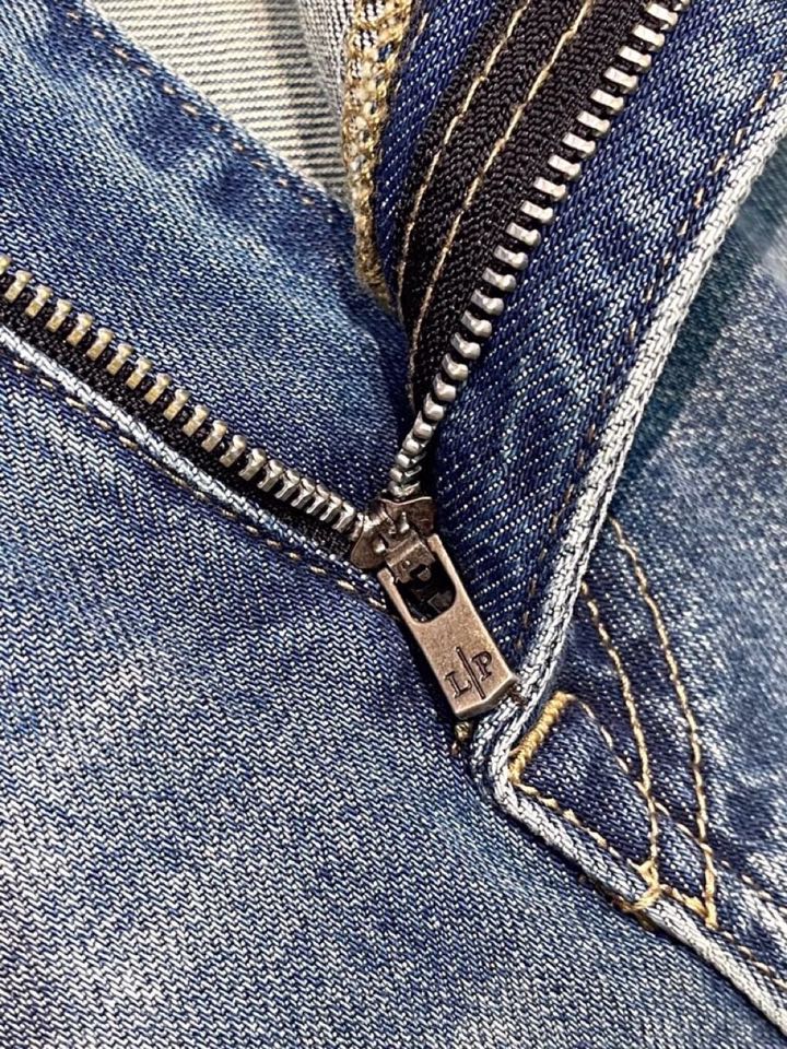 loro Piana 诺悠翩雅loro Piana 水洗牛仔裤 肉眼可见的利落裁剪，直筒修身款裤型！10