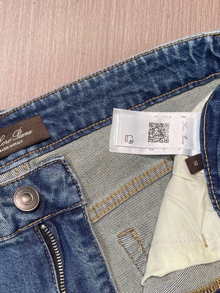 loro Piana 诺悠翩雅loro Piana 水洗牛仔裤 肉眼可见的利落裁剪，直筒修身款裤型！10