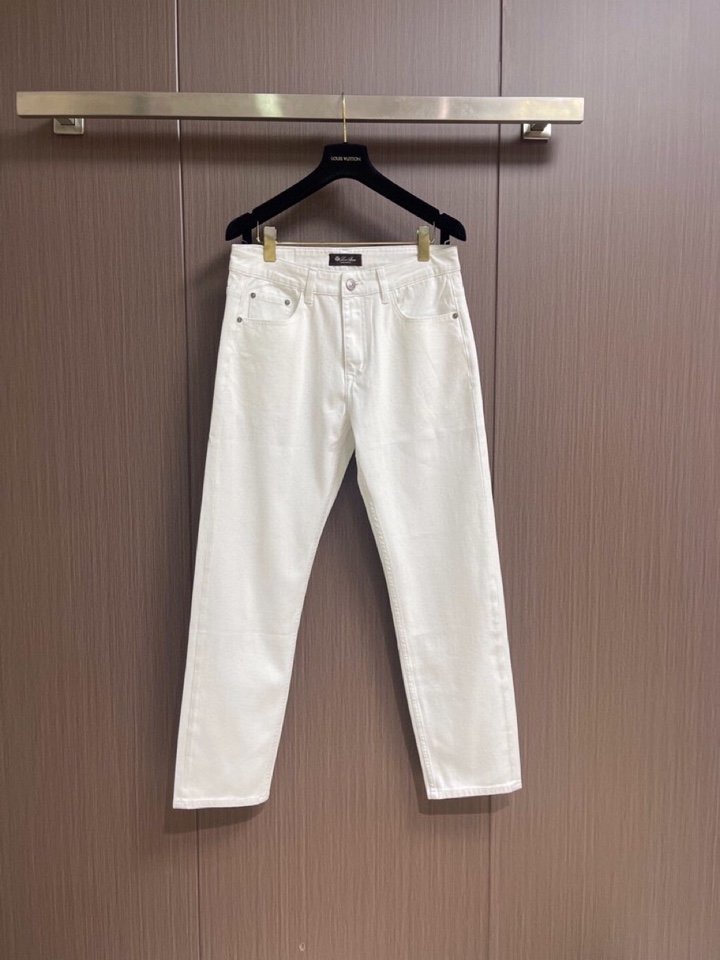 loro Piana 诺悠翩雅loro Piana ss新款牛仔裤，好穿不挑身材，在搭配上没有太多的限制