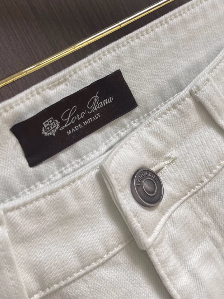 loro Piana 诺悠翩雅loro Piana ss新款牛仔裤，好穿不挑身材，在搭配上没有太多的限制