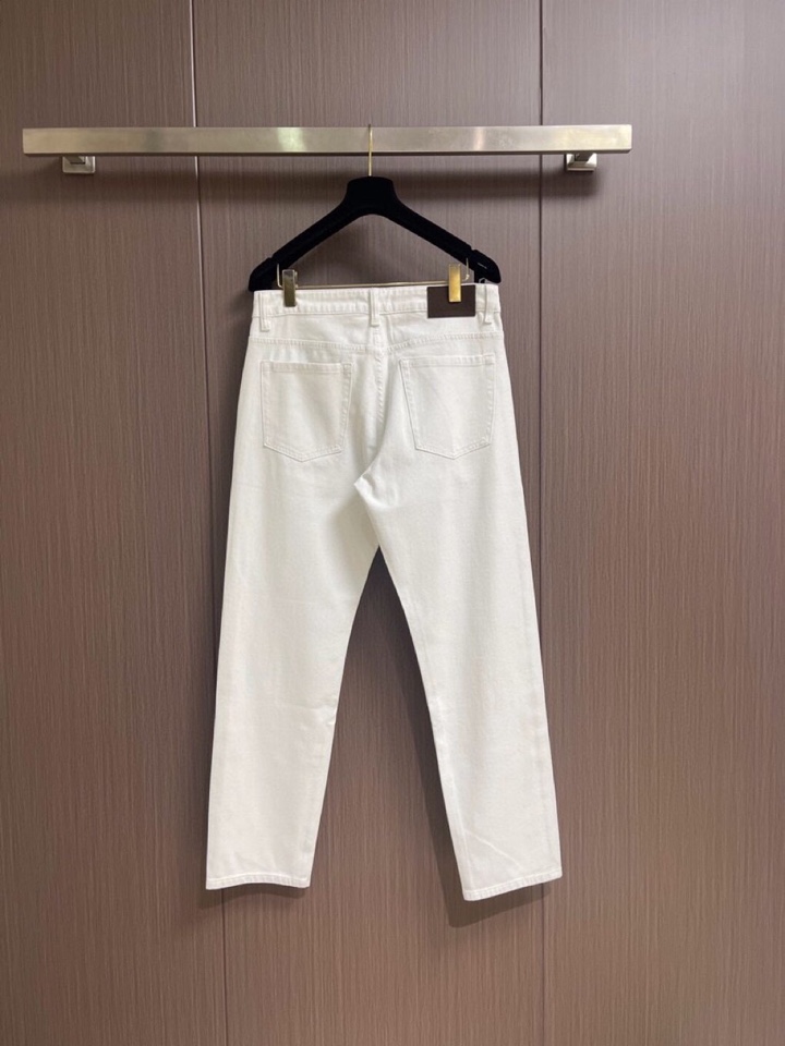 loro Piana 诺悠翩雅loro Piana ss新款牛仔裤，好穿不挑身材，在搭配上没有太多的限制