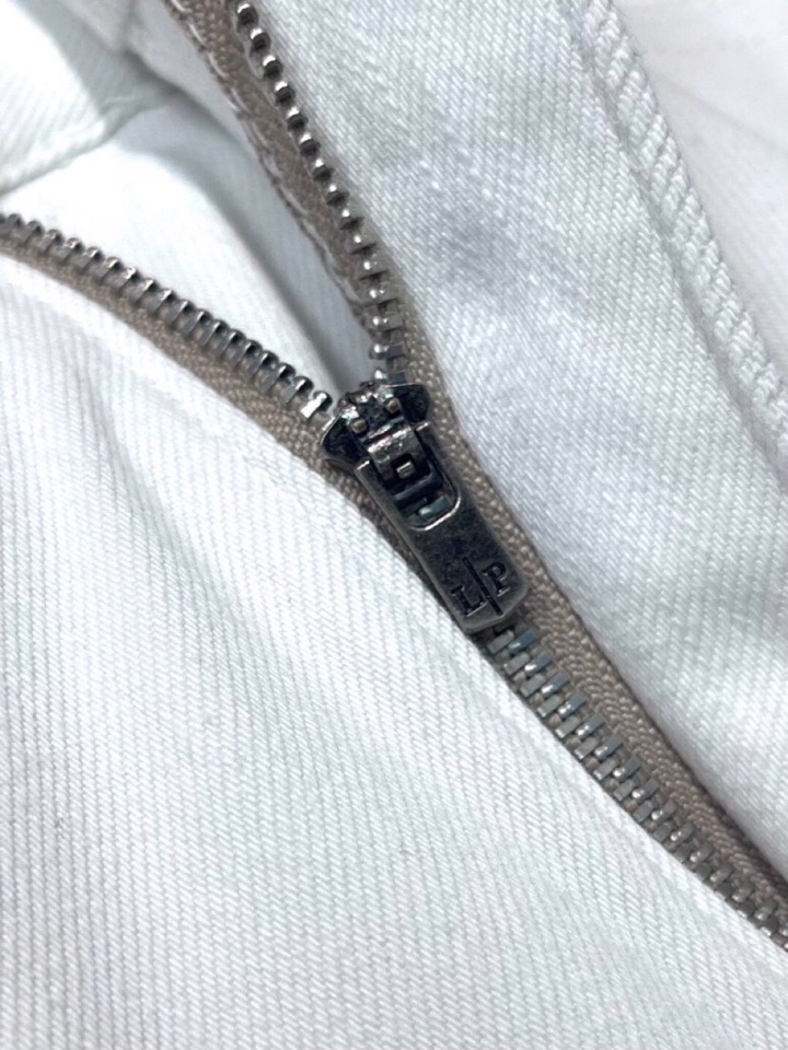 loro Piana 诺悠翩雅loro Piana ss新款牛仔裤，好穿不挑身材，在搭配上没有太多的限制