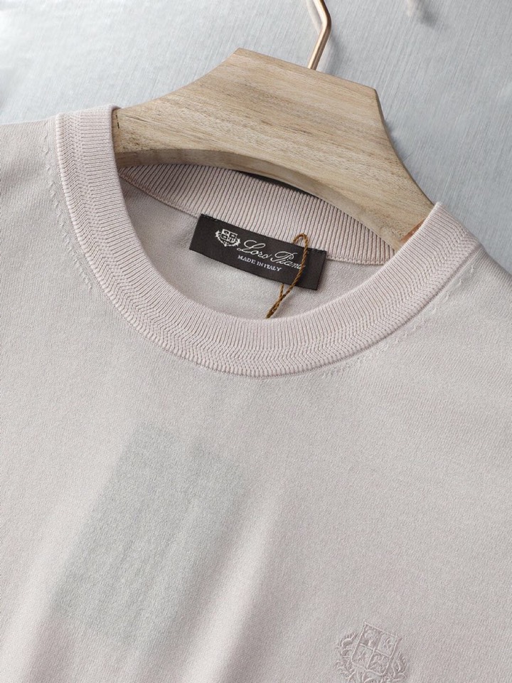 loro Piana 诺悠翩雅loro Piana 超级爆款推荐，男装系列爆款短袖圆领T恤针织衫，简约大