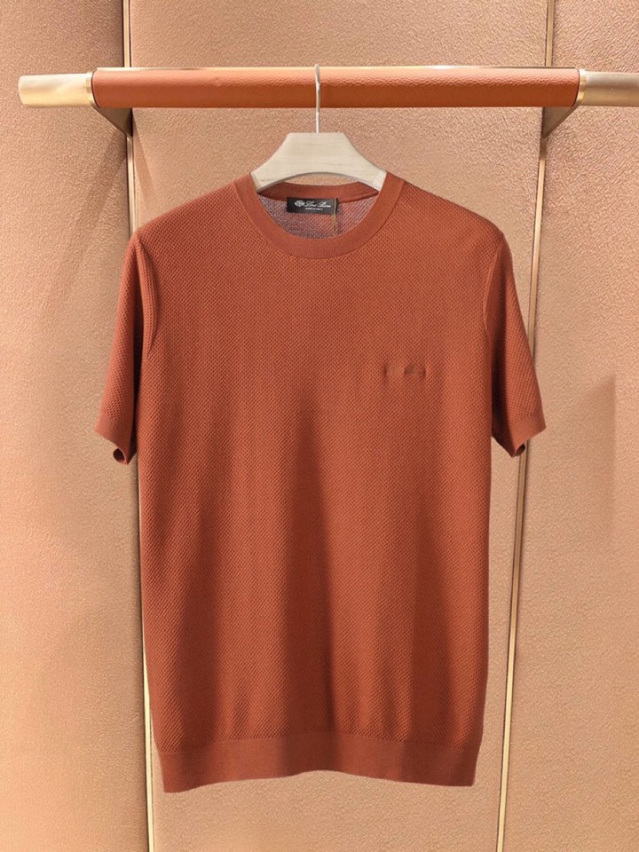 loro Piana 诺悠翩雅loro Piana 新款短袖圆领T恤针织上衣，精选优质面料，手感细腻柔软