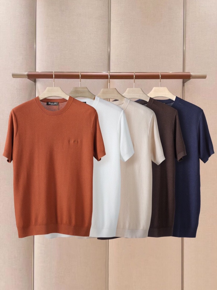 loro Piana 诺悠翩雅loro Piana 新款短袖圆领T恤针织上衣，精选优质面料，手感细腻柔软