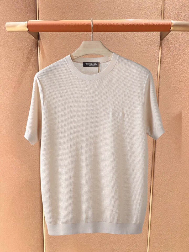 loro Piana 诺悠翩雅loro Piana 新款短袖圆领T恤针织上衣，精选优质面料，手感细腻柔软