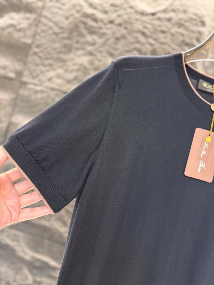 loro Piana 诺悠翩雅 loro Piana ss 早春新品\n男士(天丝+桑蚕丝)混纺圆领毛衣