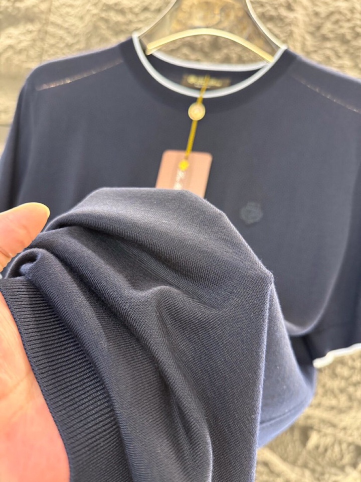 loro Piana 诺悠翩雅 loro Piana ss 早春新品\n男士(天丝+桑蚕丝)混纺圆领毛衣