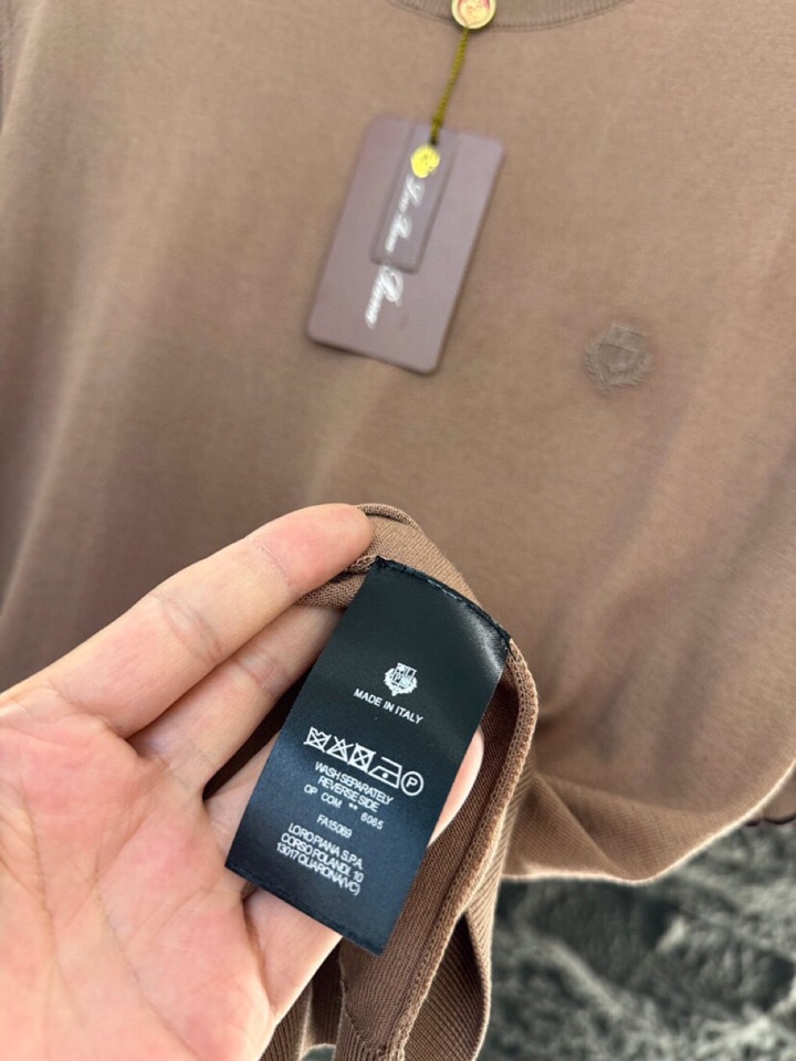 loro Piana 诺悠翩雅 loro Piana ss 早春新品\n男士(天丝+桑蚕丝)混纺圆领毛衣