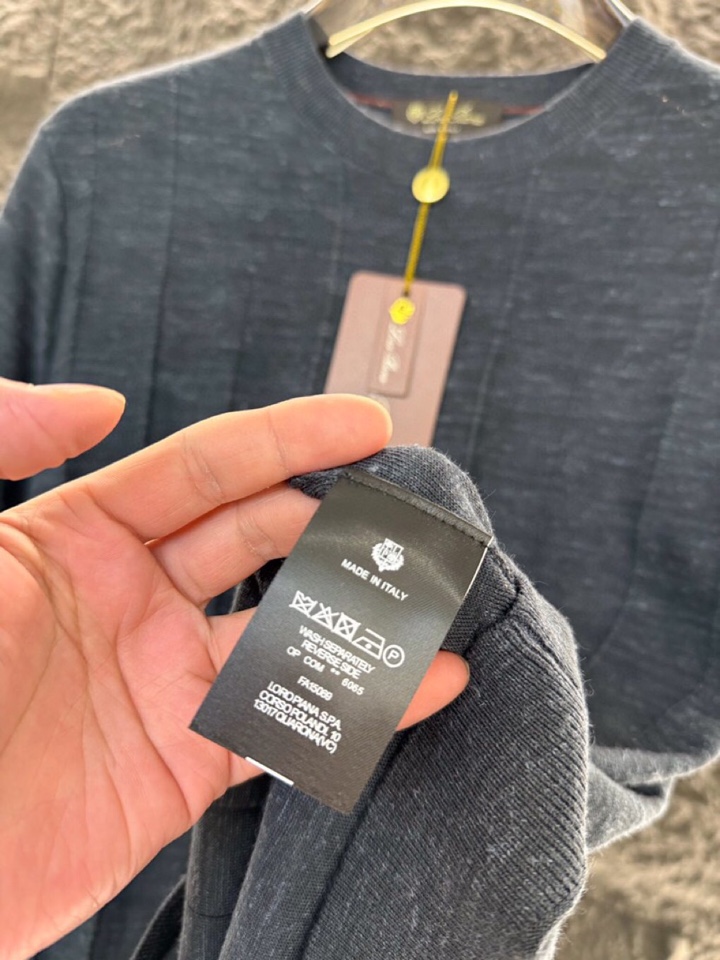 loro Piana 诺悠翩雅loro Pianass 早春新品\nTori男士短袖圆领T恤针织衫，亚麻
