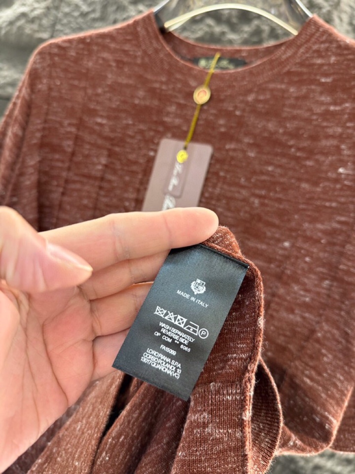 loro Piana 诺悠翩雅loro Pianass 早春新品\nTori男士短袖圆领T恤针织衫，亚麻
