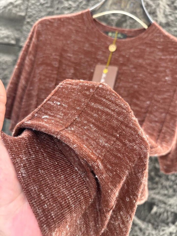 loro Piana 诺悠翩雅loro Pianass 早春新品\nTori男士短袖圆领T恤针织衫，亚麻