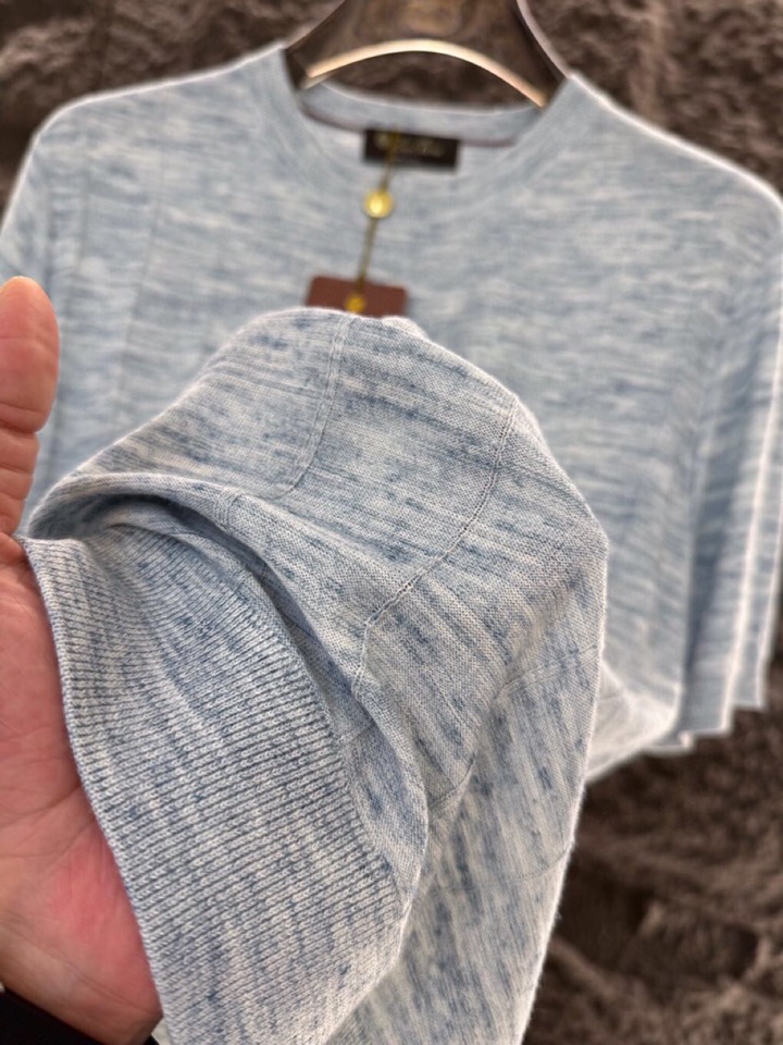 loro Piana 诺悠翩雅loro Pianass 早春新品\nTori男士短袖圆领T恤针织衫，亚麻