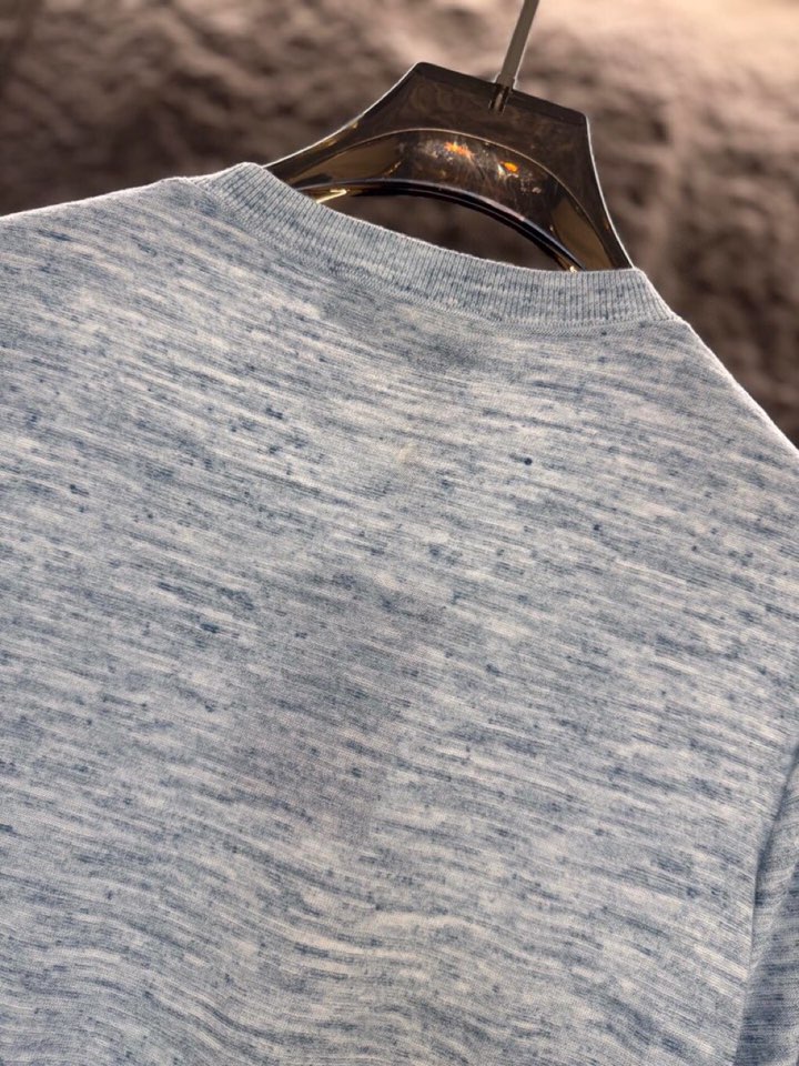 loro Piana 诺悠翩雅loro Pianass 早春新品\nTori男士短袖圆领T恤针织衫，亚麻