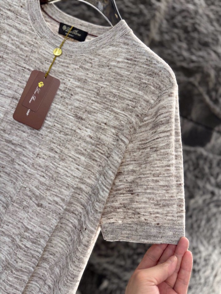 loro Piana 诺悠翩雅loro Pianass 早春新品\nTori男士短袖圆领T恤针织衫，亚麻