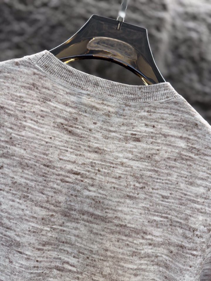loro Piana 诺悠翩雅loro Pianass 早春新品\nTori男士短袖圆领T恤针织衫，亚麻