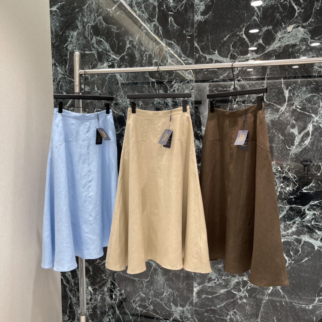 NO:778064,The highest version on the market, the girl inspects the goods, trims the three marks on the threads, and delivers the goods. You can send pictures and videos. If you want quality and service, please add me on WeChat. We will not accept urgent orders. Raff's new spring and summer 26 umbrella skirt makes the upper body slimmer and modifies the leg shape. It is also very convenient to move! The dark brown tone is retro and versatile. It can be worn with a sweater, a shirt or a vest. It can be easily used for commuting and dating. Elegant literary style get. Three colors SML, women's clothing, skirts, shirts,19860909市面最高版本小妹验货、修剪线头上三标、发货可发图及拍视频,要品质要服务的加我微信,不接急单. 拉夫 26春夏新款 伞状半身裙 上身显瘦又修饰腿型 活动也很方便!深棕色调复古百搭 随手搭针织衫 衬衫或马甲都很出片 通勤约会日常都能轻松驾驭 优雅文艺风get.三个色SML,女装,skirts,shirts,,Women's clothing