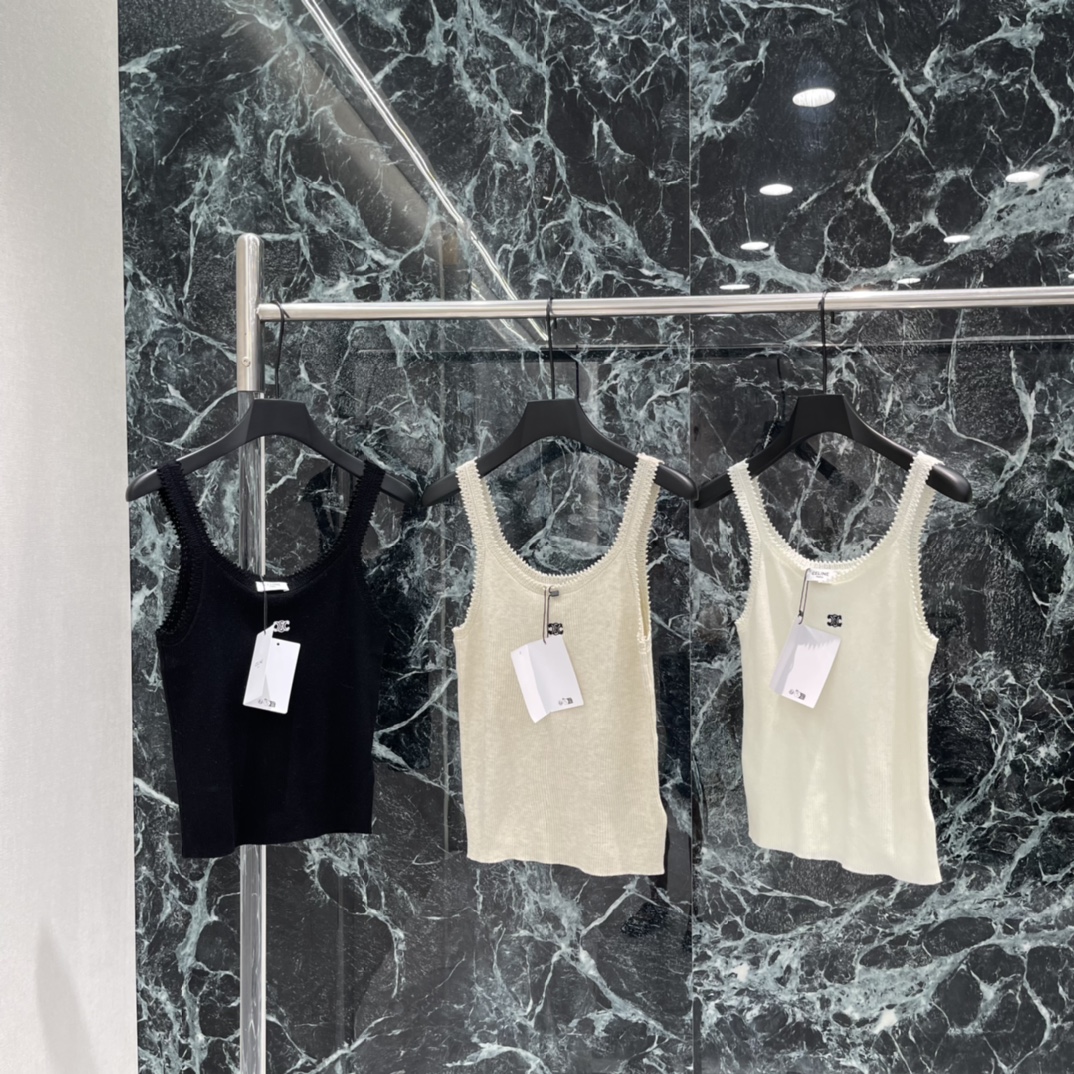 NO:778050,The highest version on the market, the girl inspects the goods, trims the three marks on the threads, and delivers the goods. You can send pictures and videos. If you want quality and service, please add me on WeChat. We will not accept urgent orders. CE 26 Spring and Summer New Style Embroidered Icon Suspenders Hollows and edges have exquisite hollow knitted details. Full marks for details. The black Arc de Triomphe embroidery on the chest is very recognizable. Simple and versatile. It can be worn alone or layered. It can be easily paired with high-waisted pants and skirts.  It can be easily used for daily outings and vacations ~ three colors SML, Celine-clothing, celine, skirts,19860909市面最高版本小妹验货、修剪线头上三标、发货可发图及拍视频,要品质要服务的加我微信,不接急单. CE 26春夏新款 刺绣图标吊带 镂空和边缘有精致镂空针织细节 细节满分 胸前黑色凯旋门刺绣超有辨识度 简约百搭 单穿or内搭都OK 轻松搭配高腰裤半裙 日常出街,度假都能轻松驾驭~三个色SML,赛琳-服装,celine,skirts,,Women's clothing