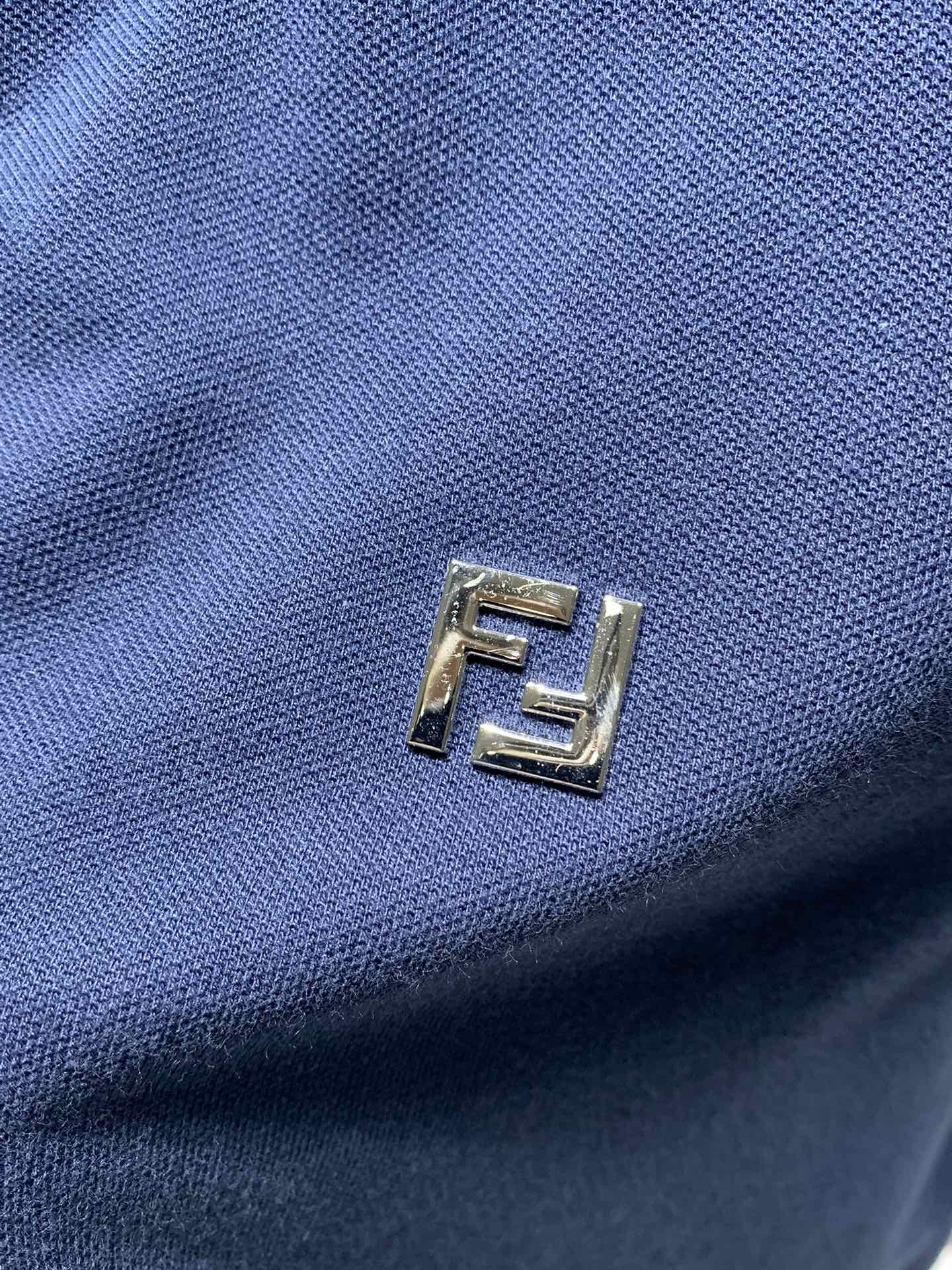 Fendi 不退换 Fendi 金属FF徽标Polo衫
