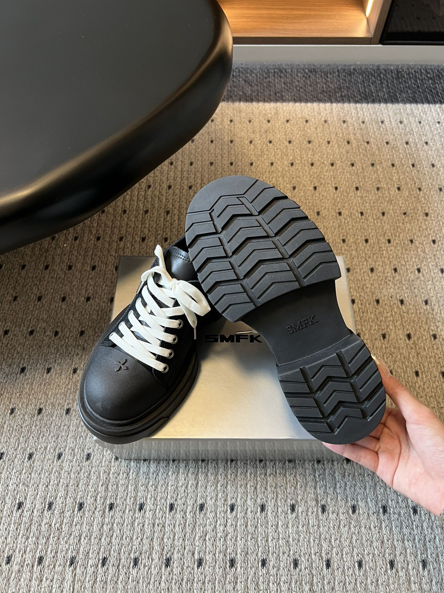 SMF*26ss早春新款松糕厚底鞋小个子的显高神器！简约大气的鞋型+厚底设计，悄悄增高5cm+，秒变大长