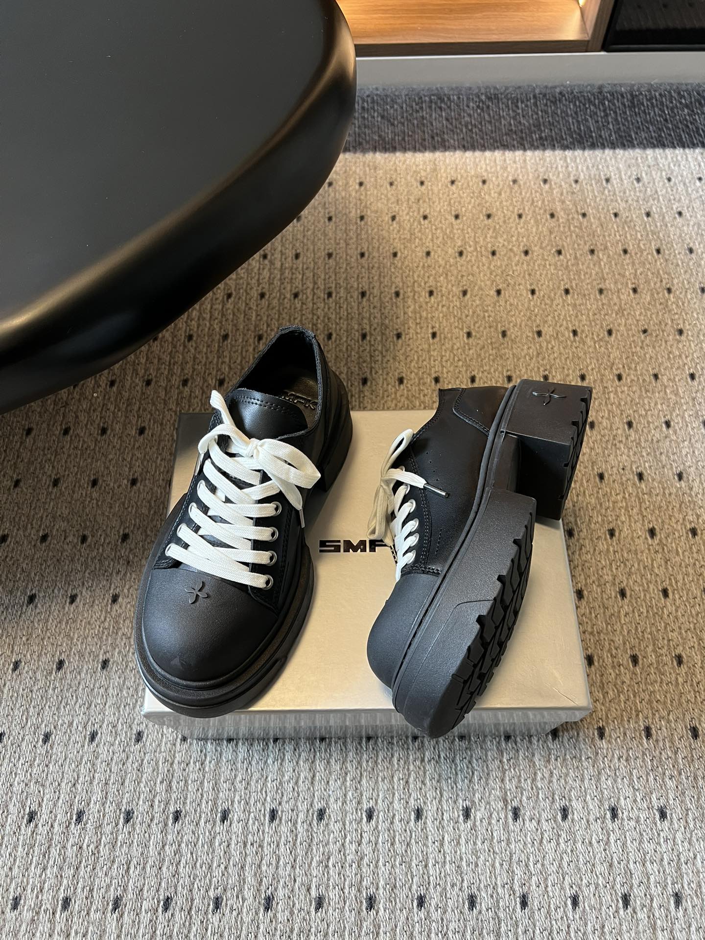 SMF*26ss早春新款松糕厚底鞋小个子的显高神器！简约大气的鞋型+厚底设计，悄悄增高5cm+，秒变大长