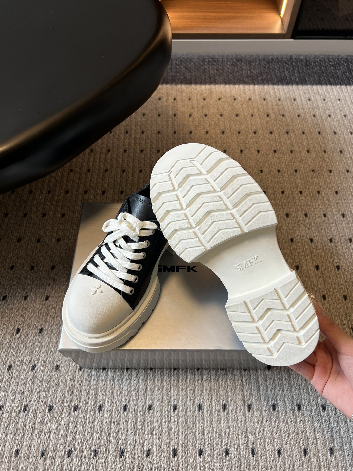 SMF*26ss早春新款松糕厚底鞋小个子的显高神器！简约大气的鞋型+厚底设计，悄悄增高5cm+，秒变大长