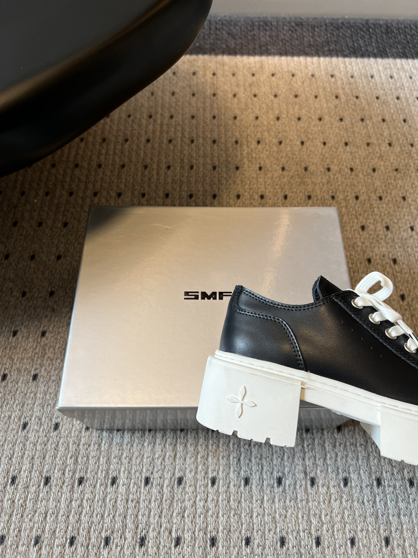 SMF*26ss早春新款松糕厚底鞋小个子的显高神器！简约大气的鞋型+厚底设计，悄悄增高5cm+，秒变大长