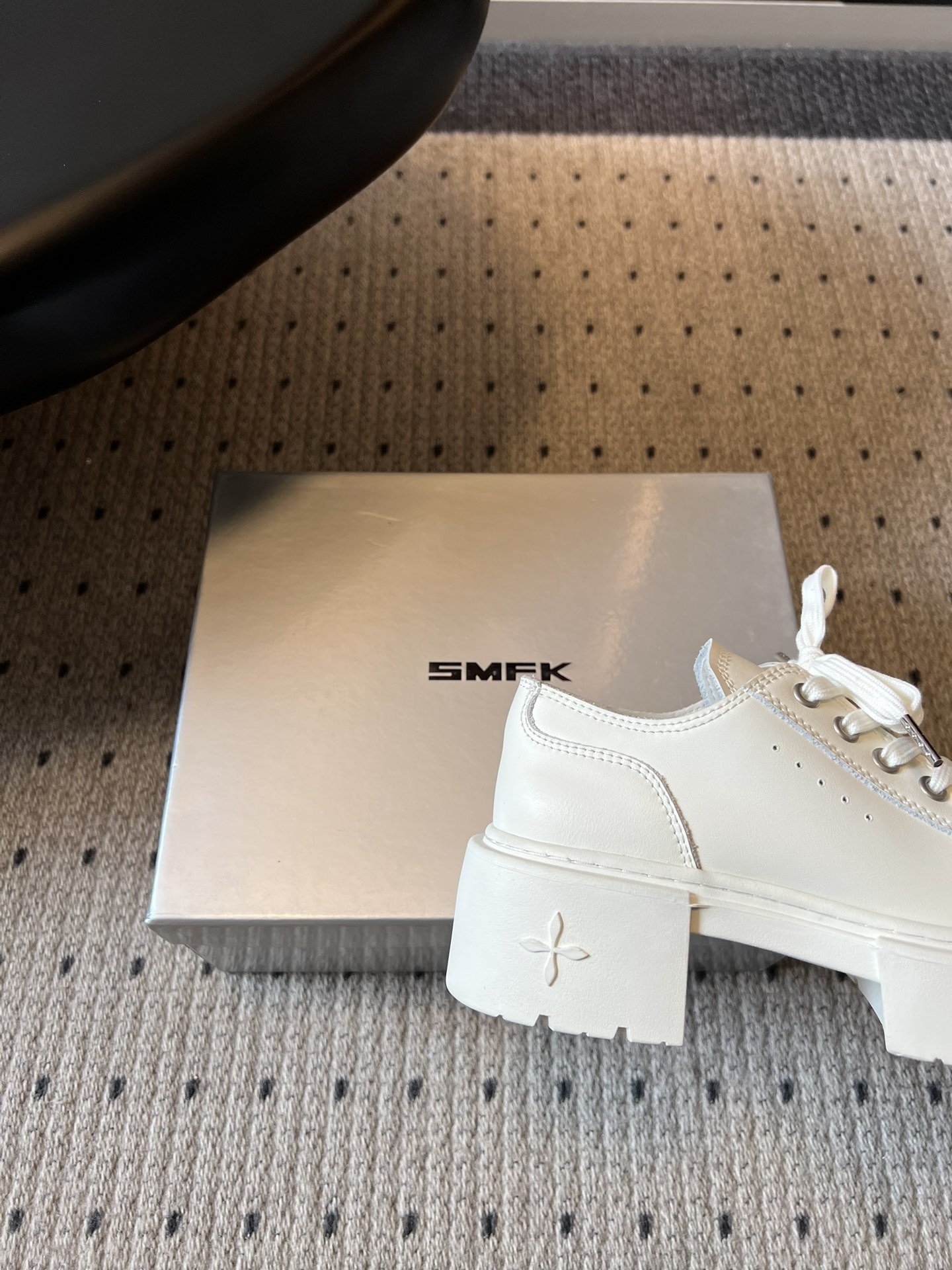 SMF*26ss早春新款松糕厚底鞋小个子的显高神器！简约大气的鞋型+厚底设计，悄悄增高5cm+，秒变大长