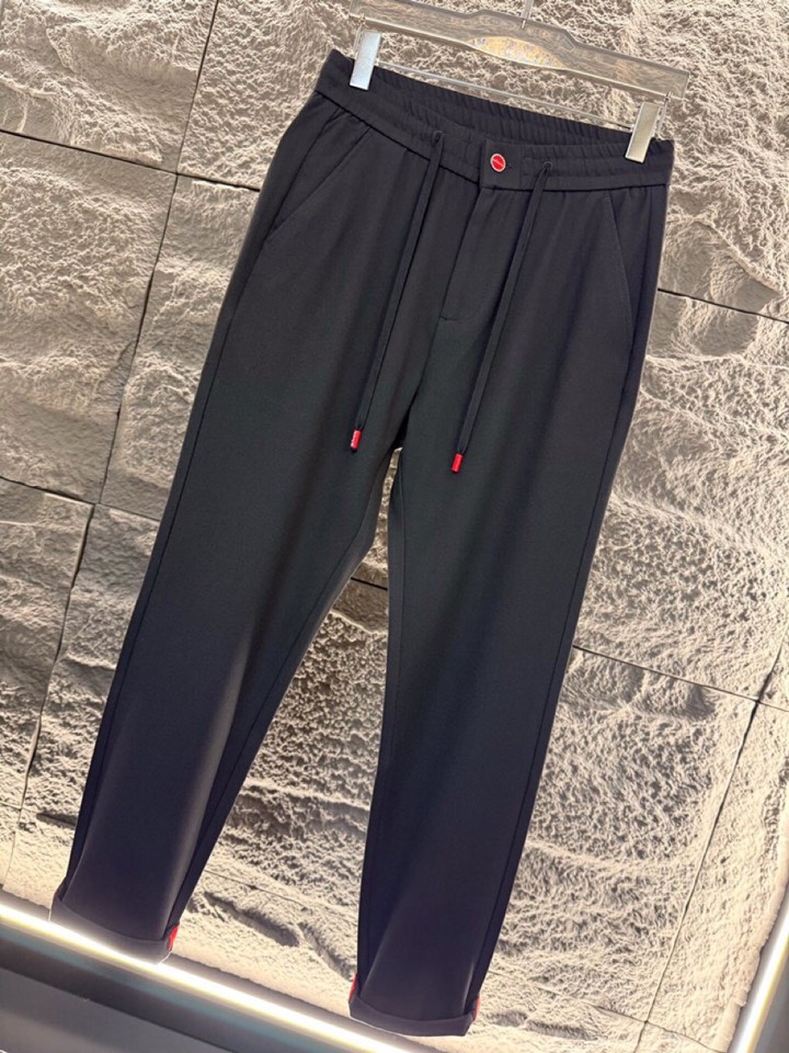 kiton 奇顿 2026ss 早春新品精纺羊毛材质、男士长裤休闲裤，高奢内敛低调，轻松驾驭不挑人 裁剪