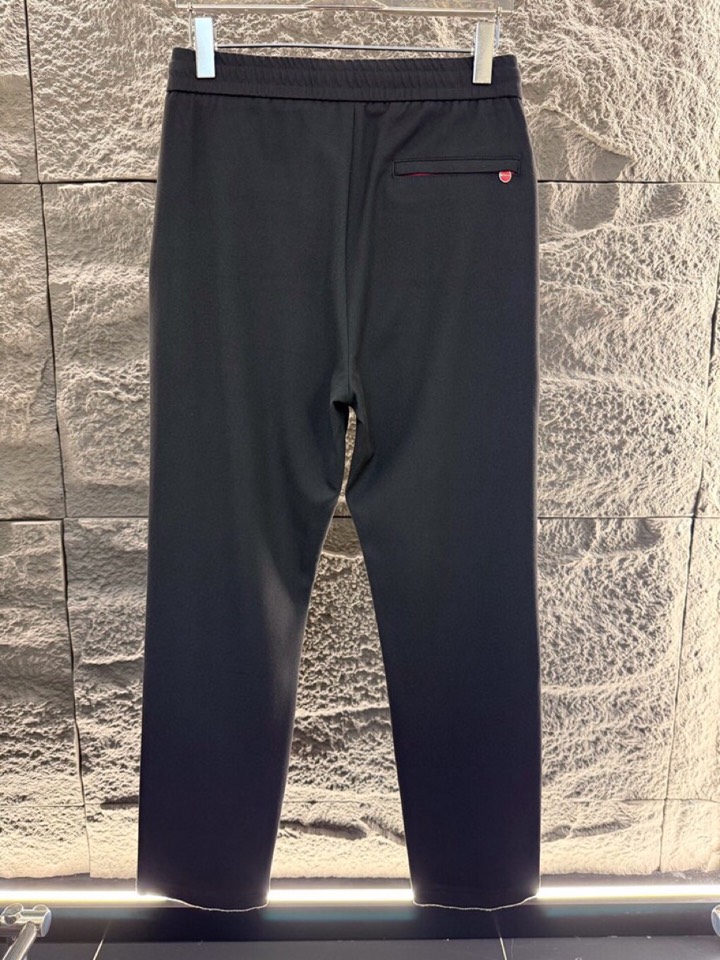 kiton 奇顿 2026ss 早春新品精纺羊毛材质、男士长裤休闲裤，高奢内敛低调，轻松驾驭不挑人 裁剪