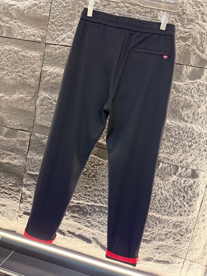kiton 奇顿 2026ss 早春新品精纺羊毛材质、男士长裤休闲裤，高奢内敛低调，轻松驾驭不挑人 裁剪