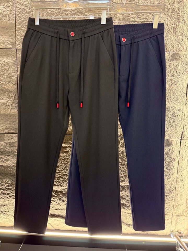 kiton 奇顿 2026ss 早春新品精纺羊毛材质、男士长裤休闲裤，高奢内敛低调，轻松驾驭不挑人 裁剪