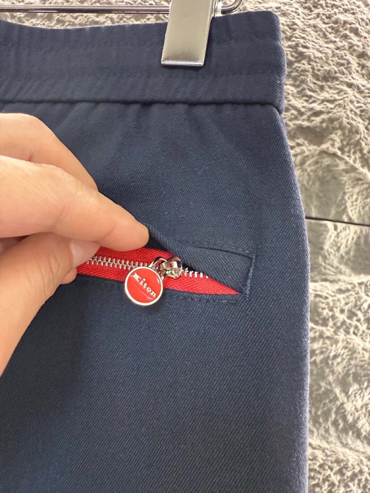kiton 奇顿 2026ss 早春新品精纺羊毛材质、男士长裤休闲裤，高奢内敛低调，轻松驾驭不挑人 裁剪