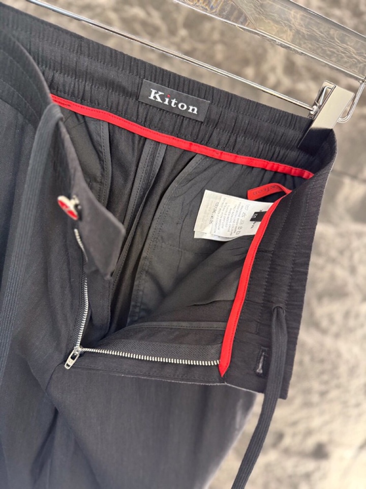 kiton 奇顿 2026ss 春夏新品\n男士亚麻材质休闲裤 \n颜色:黑色、蓝色\n尺码:48 50