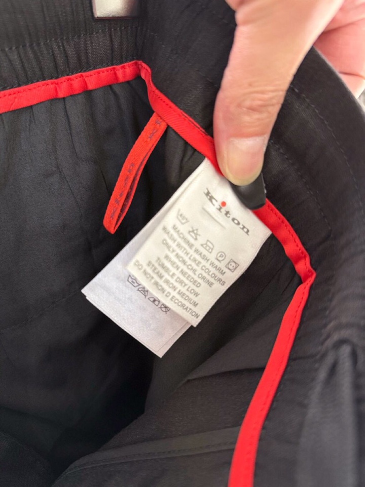 kiton 奇顿 2026ss 春夏新品\n男士亚麻材质休闲裤 \n颜色:黑色、蓝色\n尺码:48 50