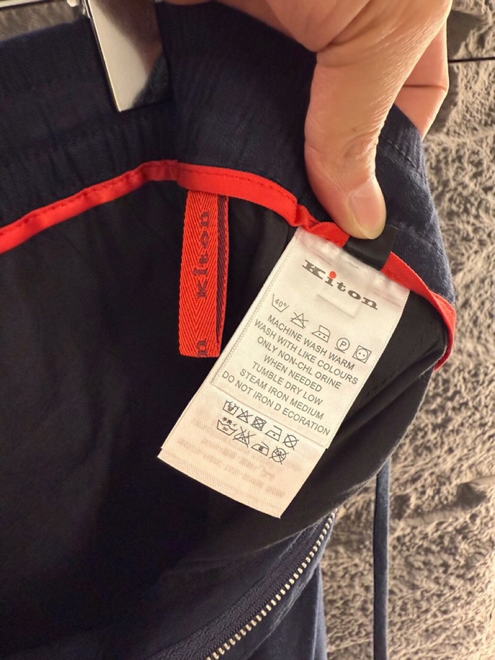 kiton 奇顿 2026ss 春夏新品\n男士亚麻材质休闲裤 \n颜色:黑色、蓝色\n尺码:48 50