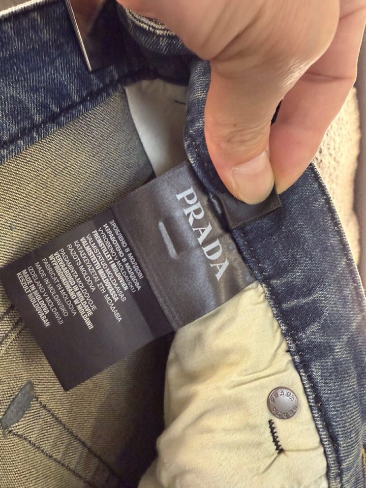 Prada/普拉达 2026ss 早春新品 \n金属三角徽标 \n男士棉质 五口袋休闲裤\n颜色: 蓝色