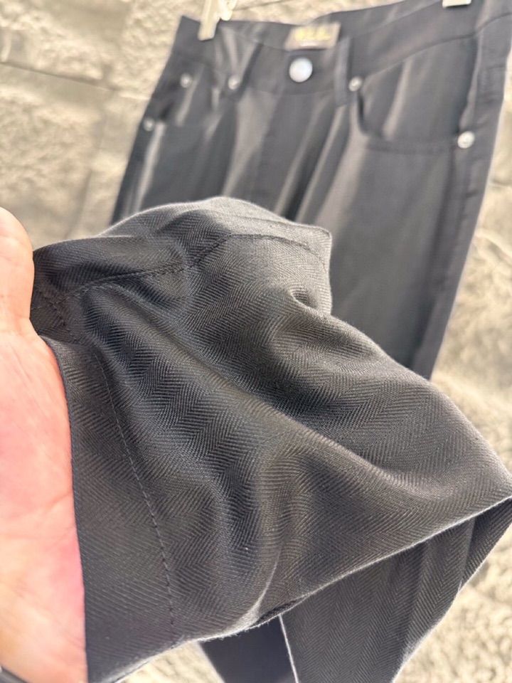 loro Piana 诺悠翩雅loro Piana ss 春夏新品\n男士亚麻材质五袋休闲裤长裤\n颜色