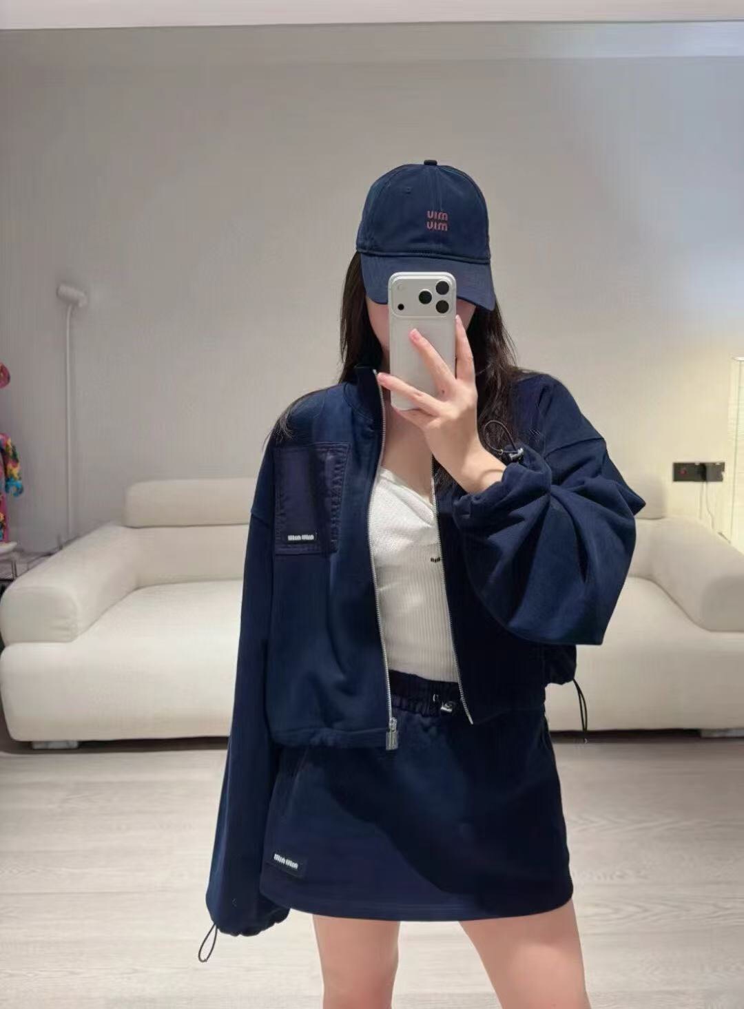 NO:779298,Model No. 20262400 Miumi*new style collar logo letter zipper pocket stand collar long sleeve zipper jacket, dark blue, SML, [M size shoulder width 59, chest 132, sleeve length 58, length 50; weight 0.565kg], Miumiu-clothing, miumiu, jackets & coats,19860909款号20262400 Miumi*新款 领标字母拉链口袋 立领长袖拉链外套,深蓝色,SML,【M码肩宽59,胸围132,袖长58,长50；重量0.565kg】,缪缪-服装,miumiu,jackets & coats,,Women's clothing