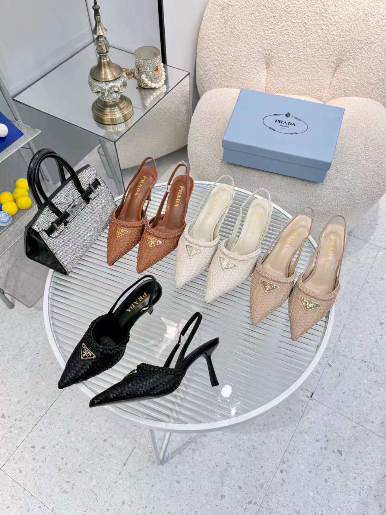 NO:785857,Pujia’s latest hot model in spring 2027, 35-43-rubber sole!  !  !  Leather soles, slippers, prada, slippers19860909普家2027春季最新爆款35-43-橡胶底！！！皮底,拖鞋,prada,slippers,Women's Shoes