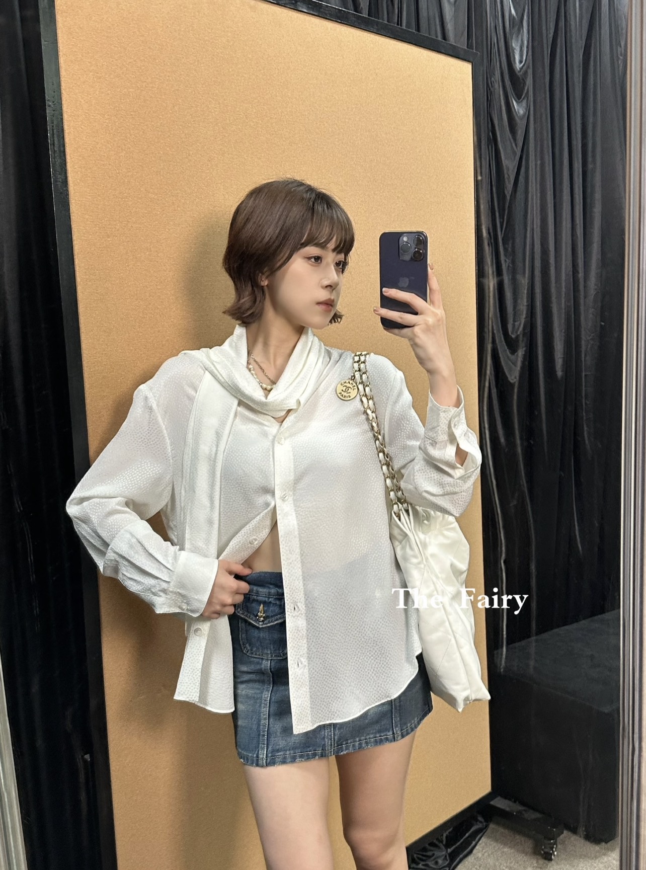 小香 26春夏新款 暗纹飘带衬衫 领口飘带可系蝴蝶结或自然垂下 法式优雅氛围感满分 舒适又精致 日常都能