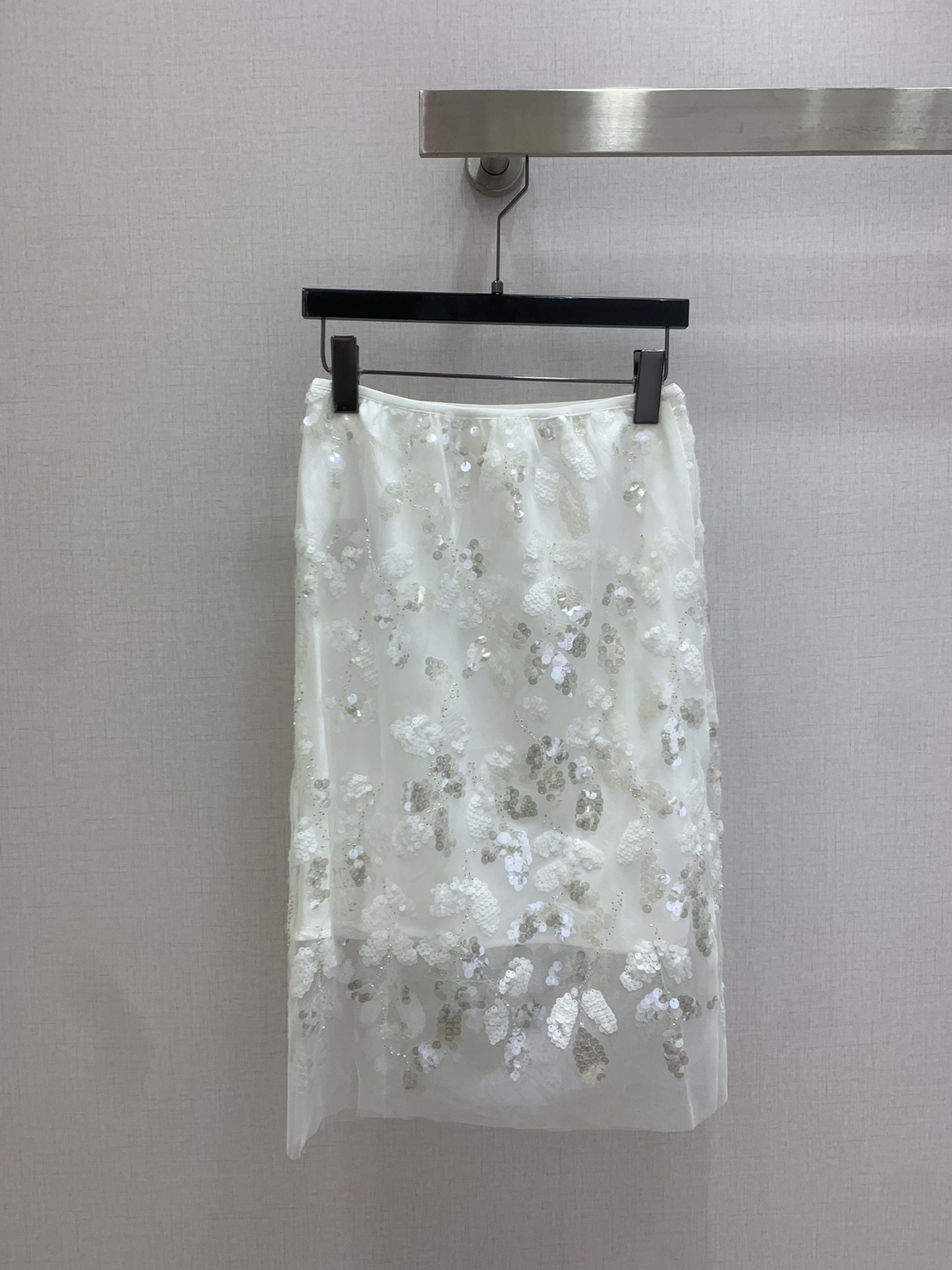 NO:798833,Highly recommended 26 spring and summer new style sequined lace long skirt, light luxury satin lace sequined mid-skirt, high-end luxury feel, fine workmanship, two colors, SMLXL code, high quality ABC,,skirts,19860909强烈推荐 26春夏新款 亮片蕾丝长半裙 轻奢缎面蕾丝亮片中裙 高级奢侈感 做工精细 两个色 SMLXL码 高品质ABC,,skirts,,Women's clothing