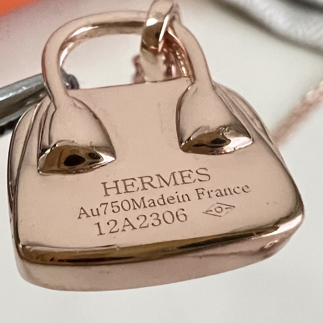 Hermès Birkin Amulette Pendant 爱马仕包包项链 完美的切割工艺，体现包包质感更