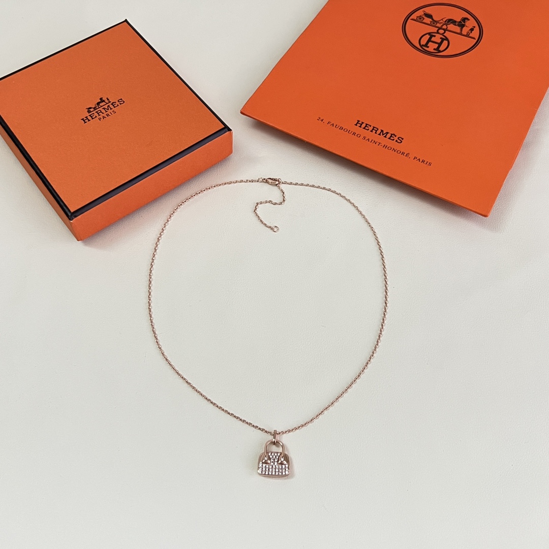 Hermès Birkin Amulette Pendant 爱马仕包包项链 完美的切割工艺，体现包包质感更