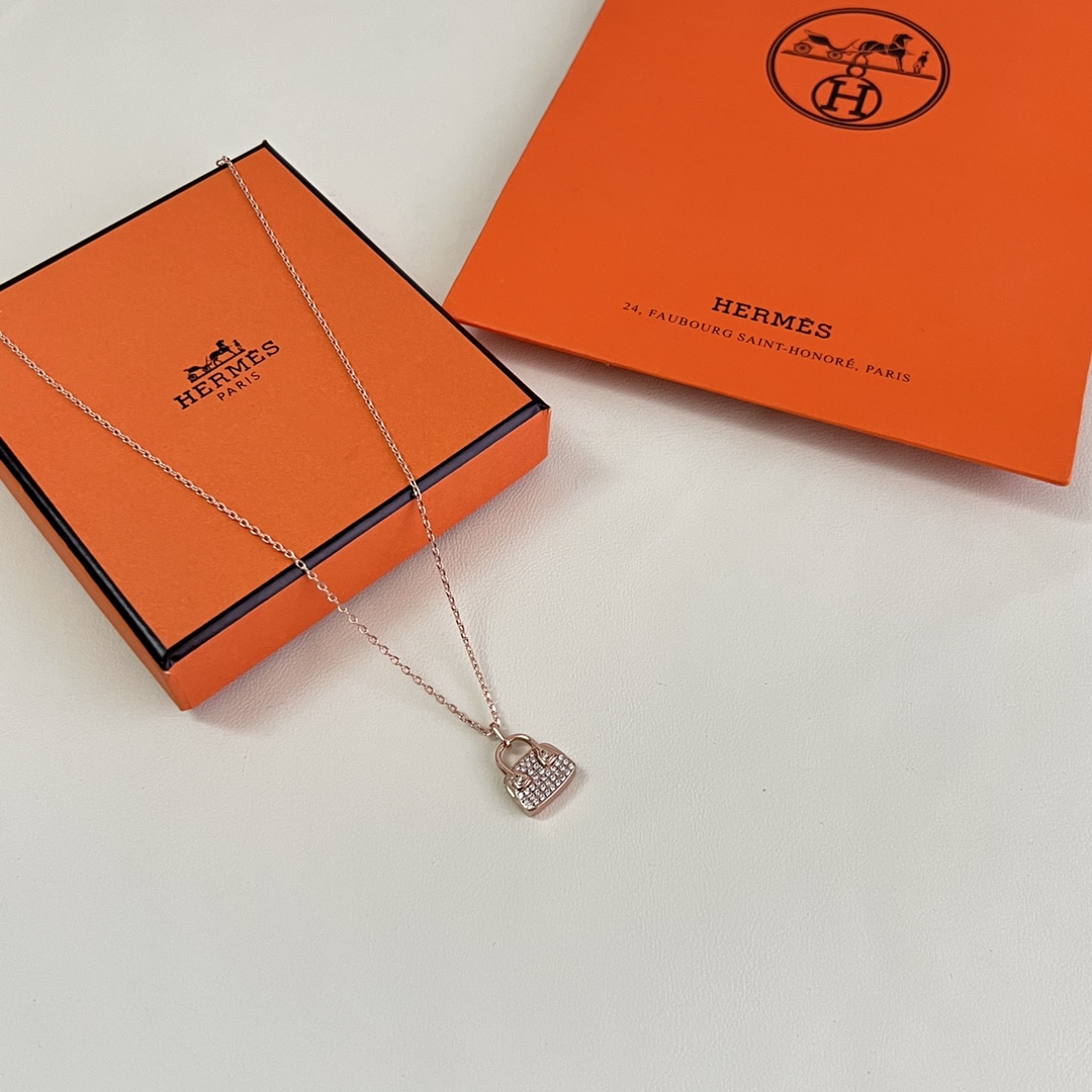 Hermès Birkin Amulette Pendant 爱马仕包包项链 完美的切割工艺，体现包包质感更