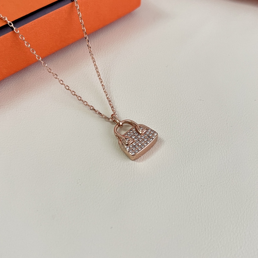 Hermès Birkin Amulette Pendant 爱马仕包包项链 完美的切割工艺，体现包包质感更